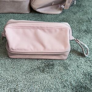 Bèis atlas pink Dopp kit